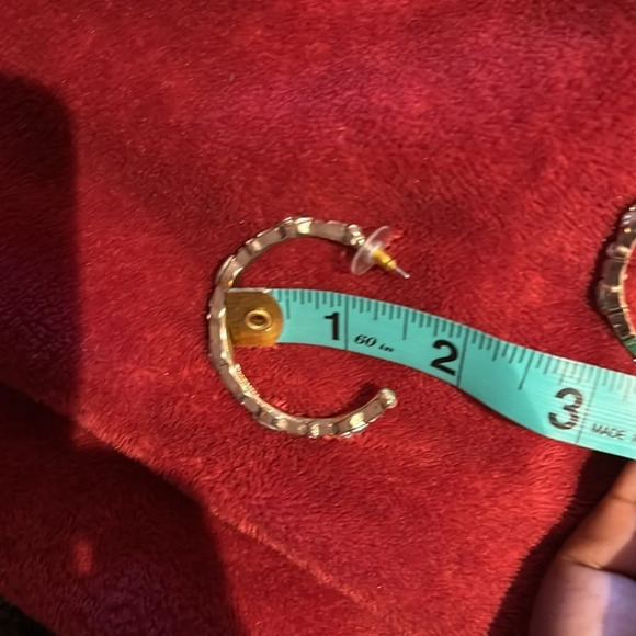 Vintage style link studded  hoops earrings - Picture 7 of 8